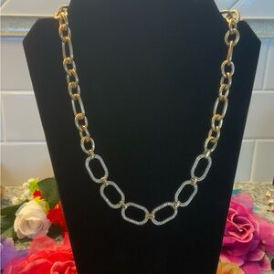 ♥️♥️BRAND NEW Lovely 18K gold plated chain&crystal link necklace. SIMPLY COUTURE